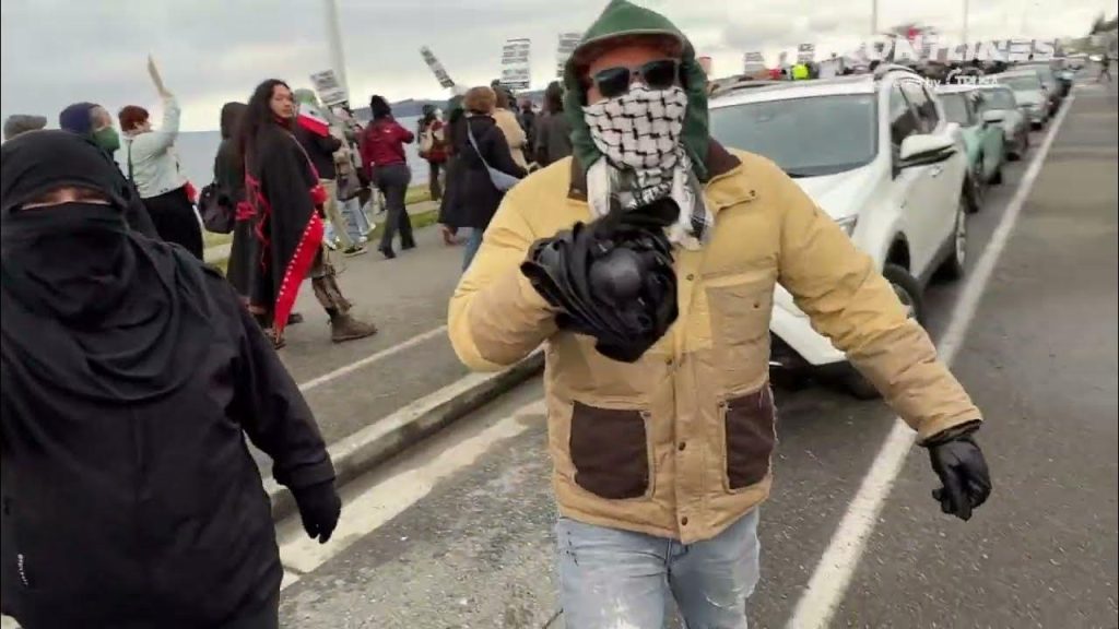 SEATTLE COPS ARREST NOTORIOUS ANTIFA MILITANT DURING ANTI-ICE PROTEST