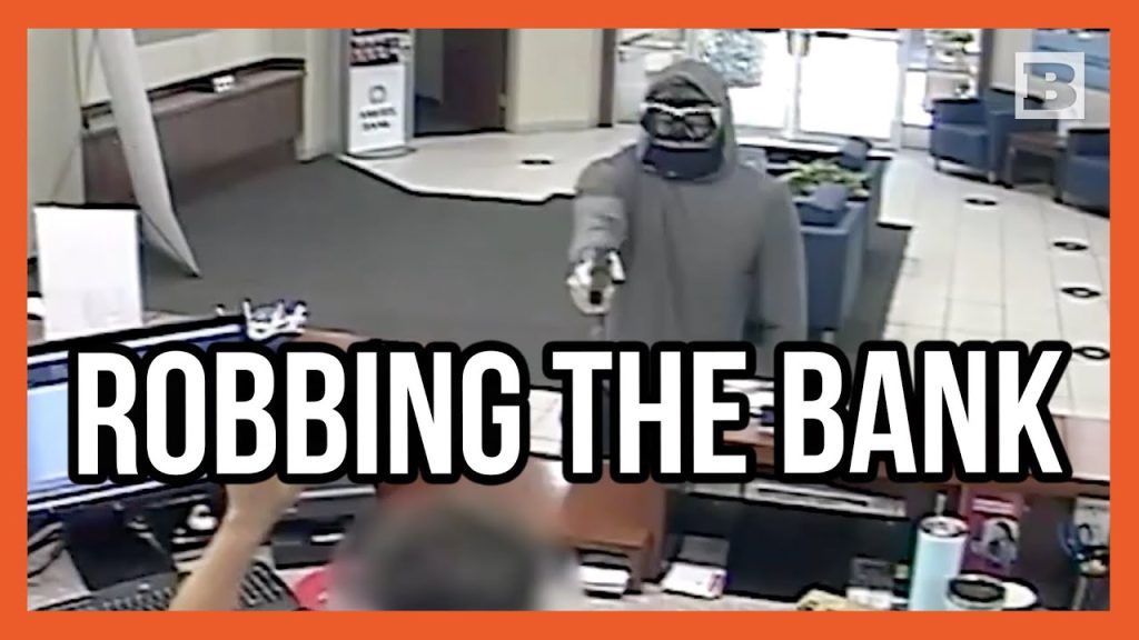 Suspect Robs Florida Bank at Gunpoint in Snorkel Mask