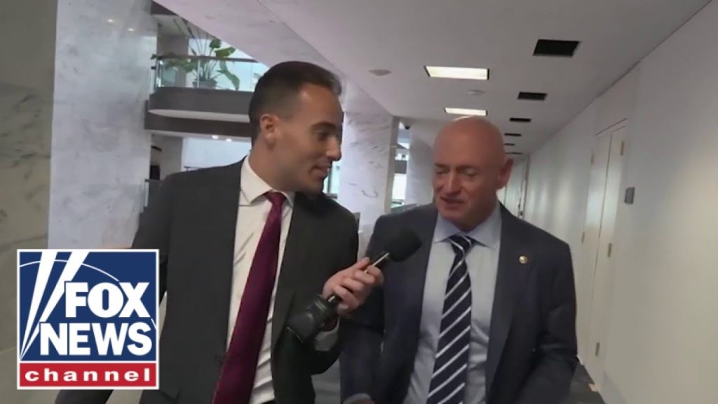 Producer TRACKS DOWN Dems: ‘Why didn’t you stand?’ Producer TRACKS DOWN Dems: ‘Why didn’t you stand?’